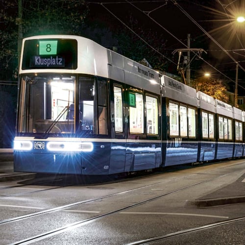 Hochauflösende Anzeigen in den Trams von Zürich